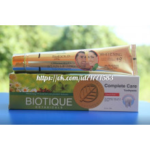 Отбеливающая зубная паста с гвоздикой и тулси "Био Ботанические травы"от Biotique